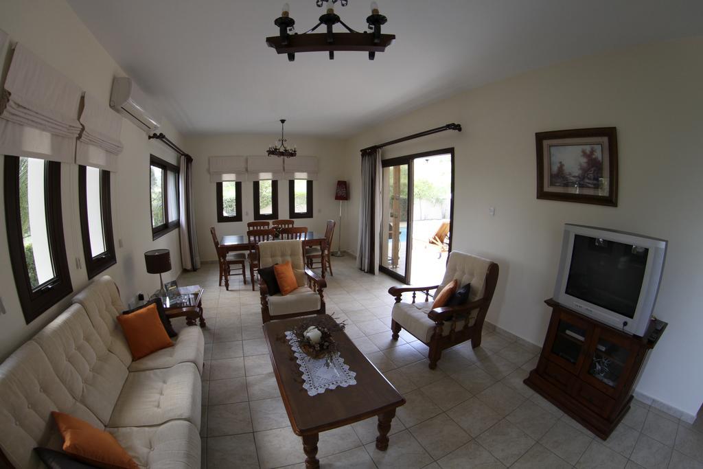 Eve Pissouri Xιnisteri Villa Rum bild